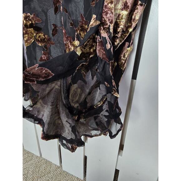 Karen Kane Sheer Velvet Burnout Top Black Rose Flutter Sleeve Whimsigoth Small - Picture 4 of 10